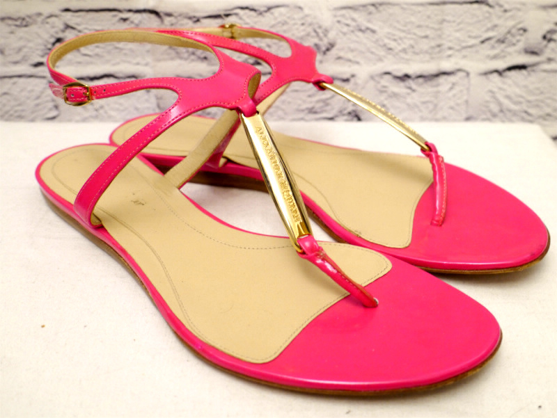 Beautiful ALEXANDER McQUEEN Alexander McQueen Patent Leather Flat Sandals with T-Strap Design 36 Pink ...