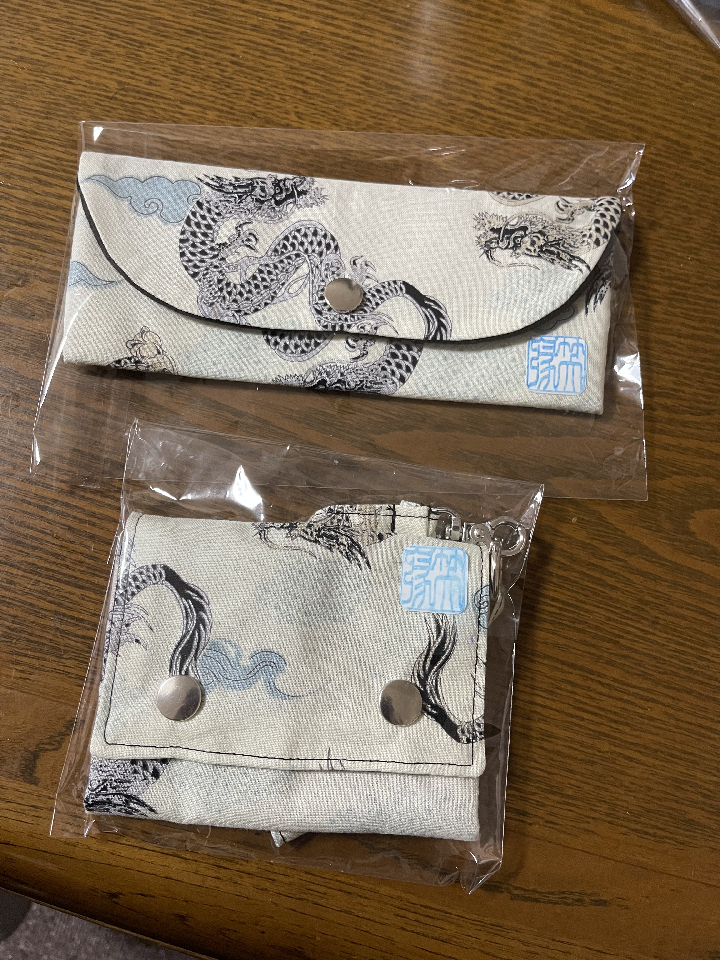 Coin, card case, and glasses case set
