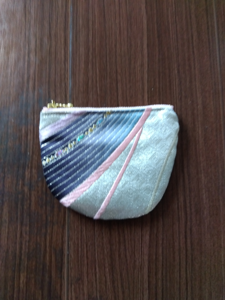 Obi remake pouch. It is one-of-a-kind, one-of-a-kind in the world.
