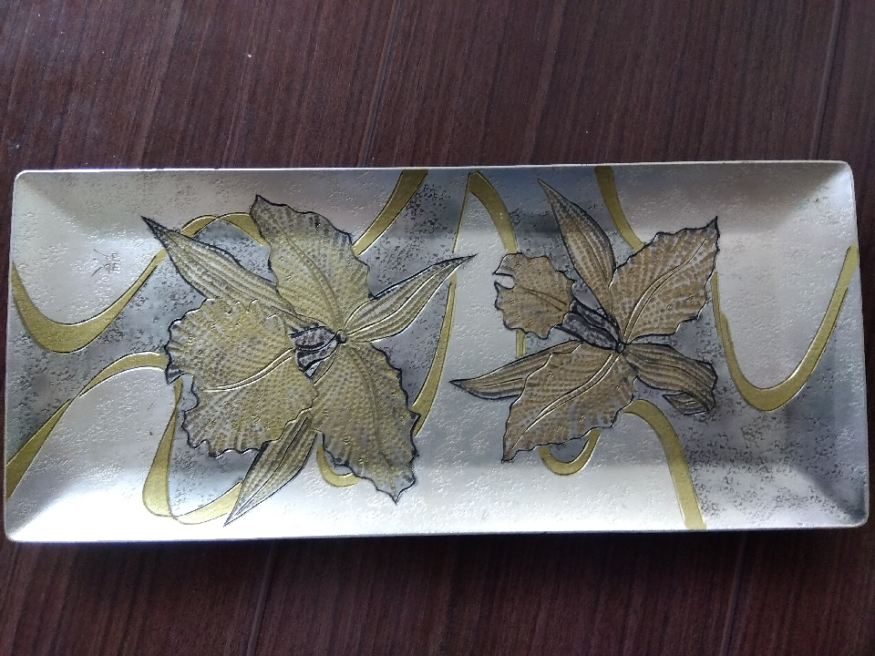 Pen dish by Misho Teramoto. It is about 50 years old, made by the traditional Japanese technique of engraving.