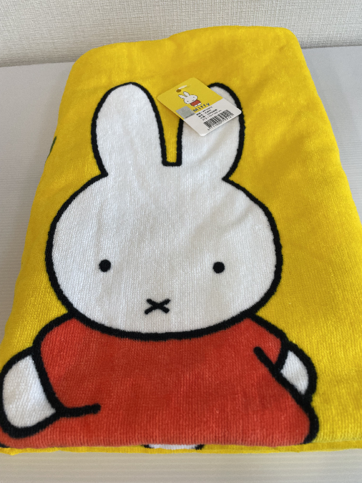 Miffy's cute bath towel