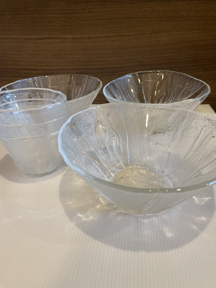 Set of 3 large bowls, 3 small bowls