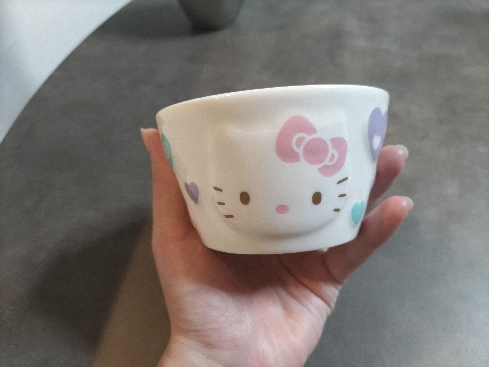 Hello Kitty tableware, not for sale at Family Mart