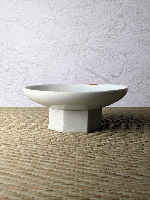 Dish, white porcelain chamfered stand, Late Yi Dynasty