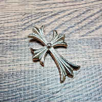 Beautiful item! Chrome Hearts Tiny Cross Necklace!